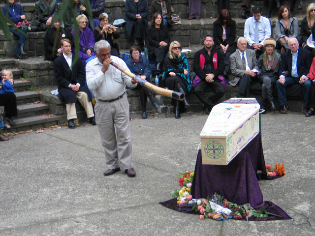 Reg Blow didjes right around Caty