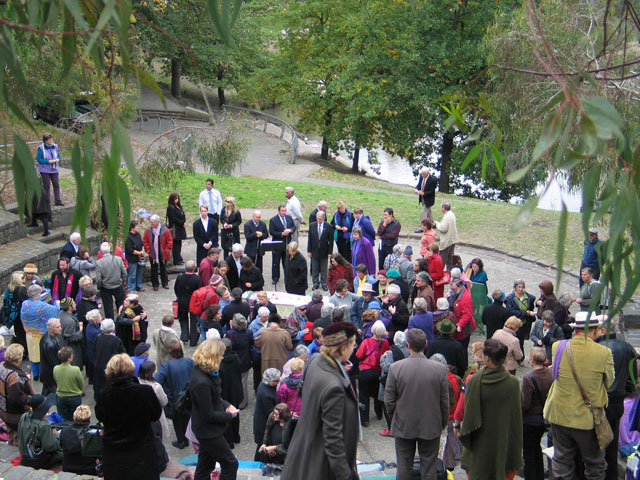 full final throng and trees